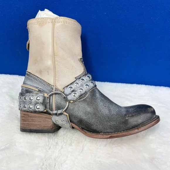 NIB/NWT🤩 |•FREEBIRD🦅 BY STEVEN•| RAMONE Harness Ankle Boot in Ice Multi Size 7 - Picture 4 of 12